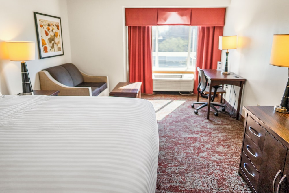Crystal Inn Hotel & Suites Salt Lake City 25/65