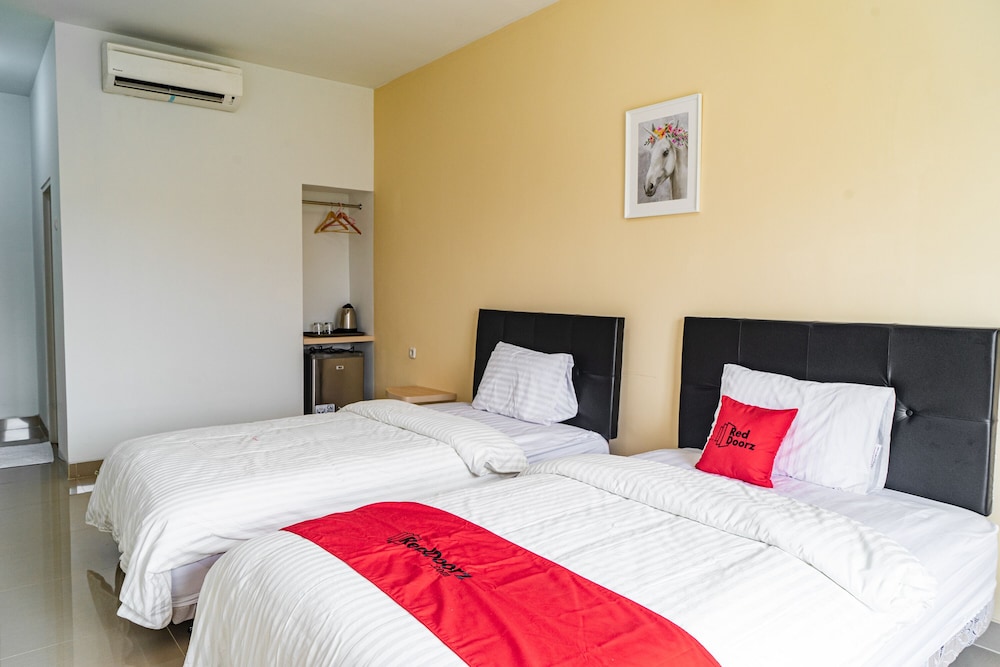 Reddoorz, Twin Beds