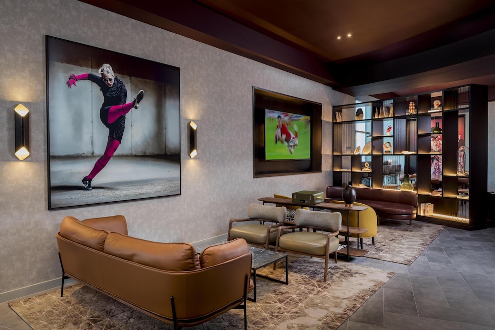 Radisson RED London Twickenham 40/62