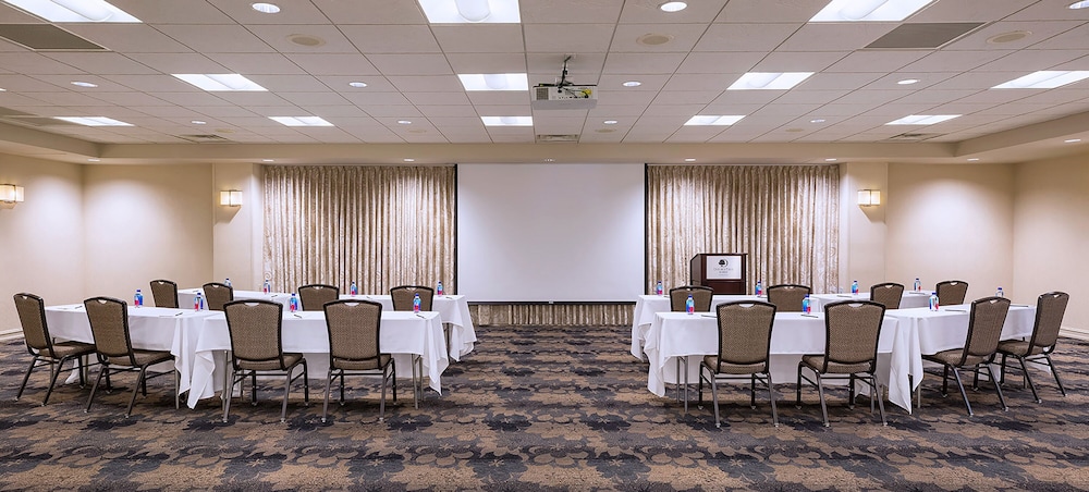 Doubletree By Hilton Madison Downtown 45/48