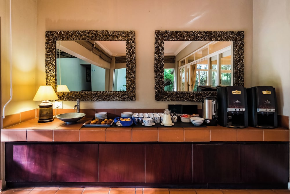 Melrose Place Guest Lodge and Conferencing 2/50