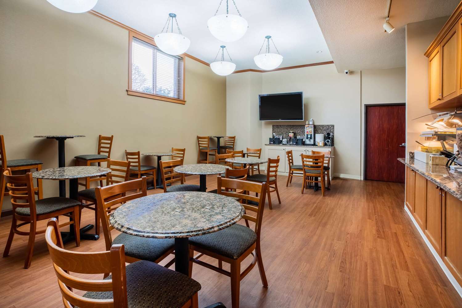 La Quinta Inn & Suites by Wyndham Portland Airport 34/43