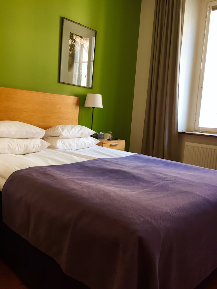 Rex Hotel 11/40