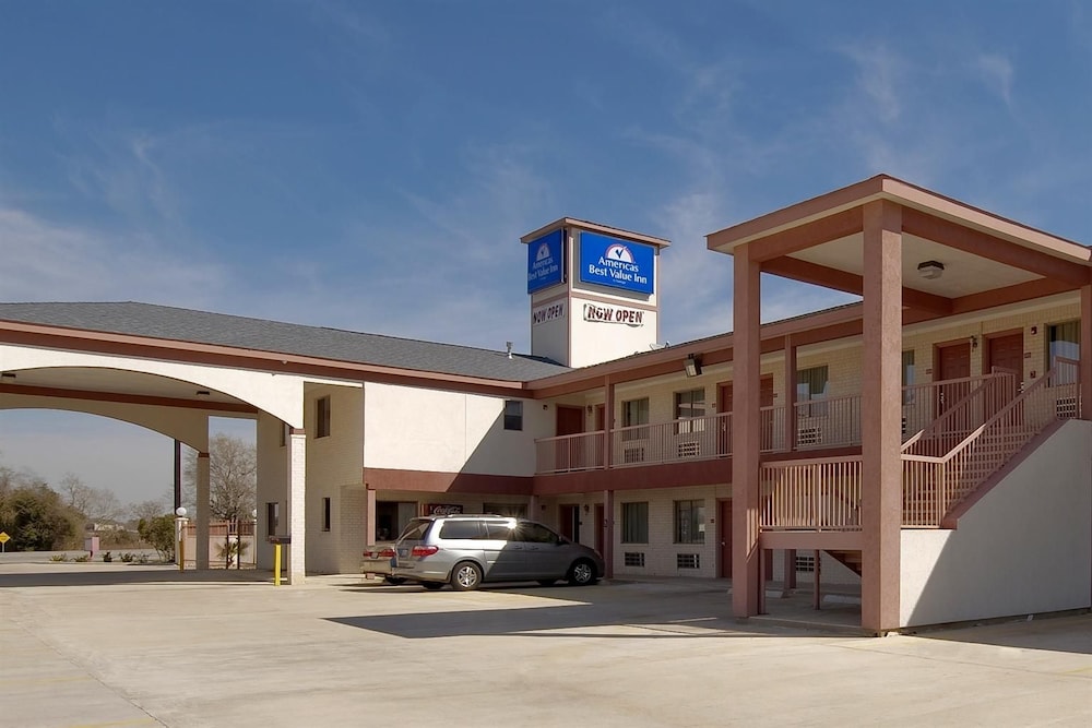 Americas Best Value Inn Suites Hempstead Prairie View 1/22