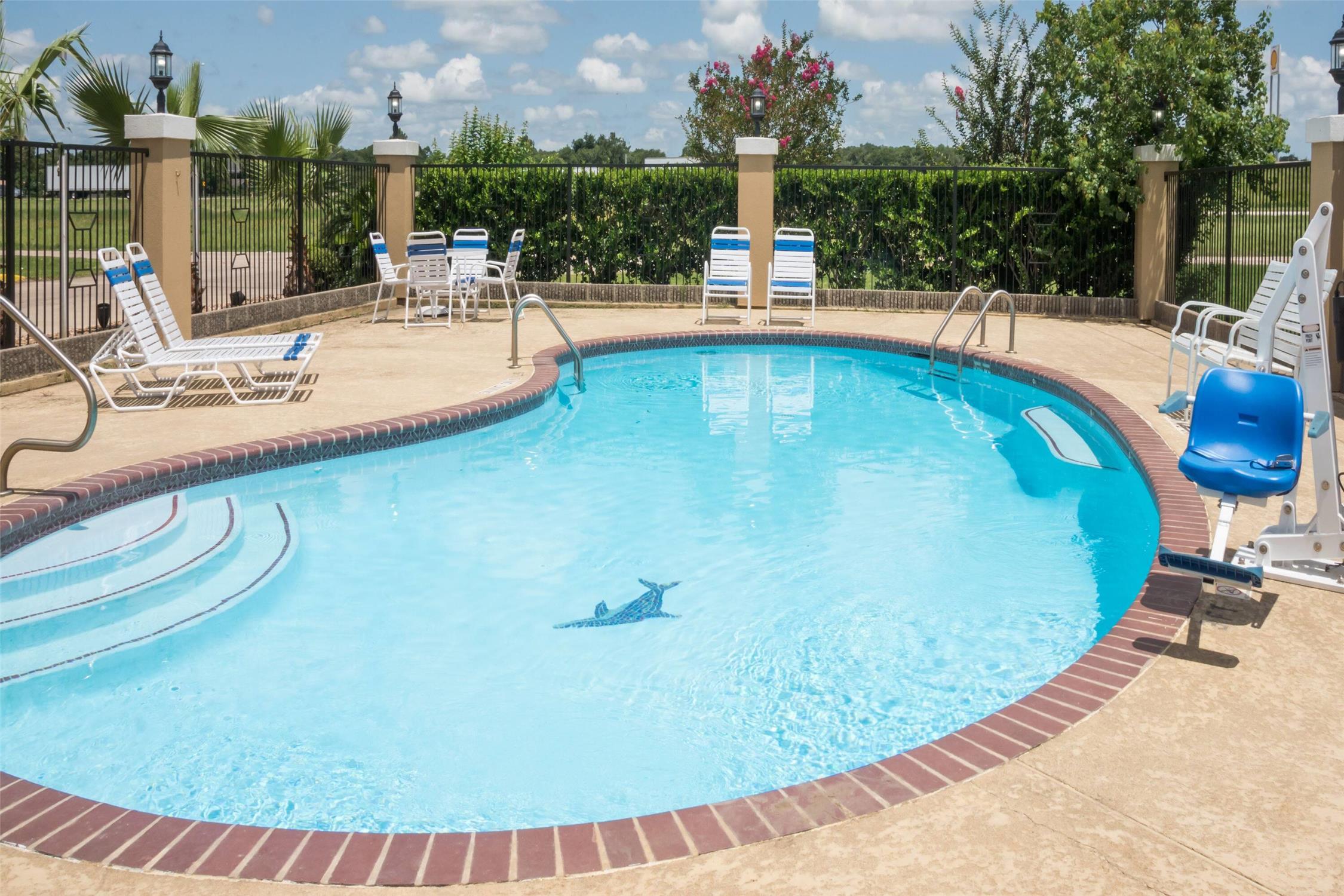 Super 8 By Wyndham Sealy 18/27