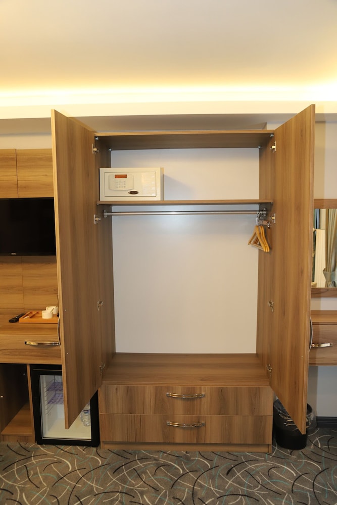 Grand Kavi Hotel 6/50