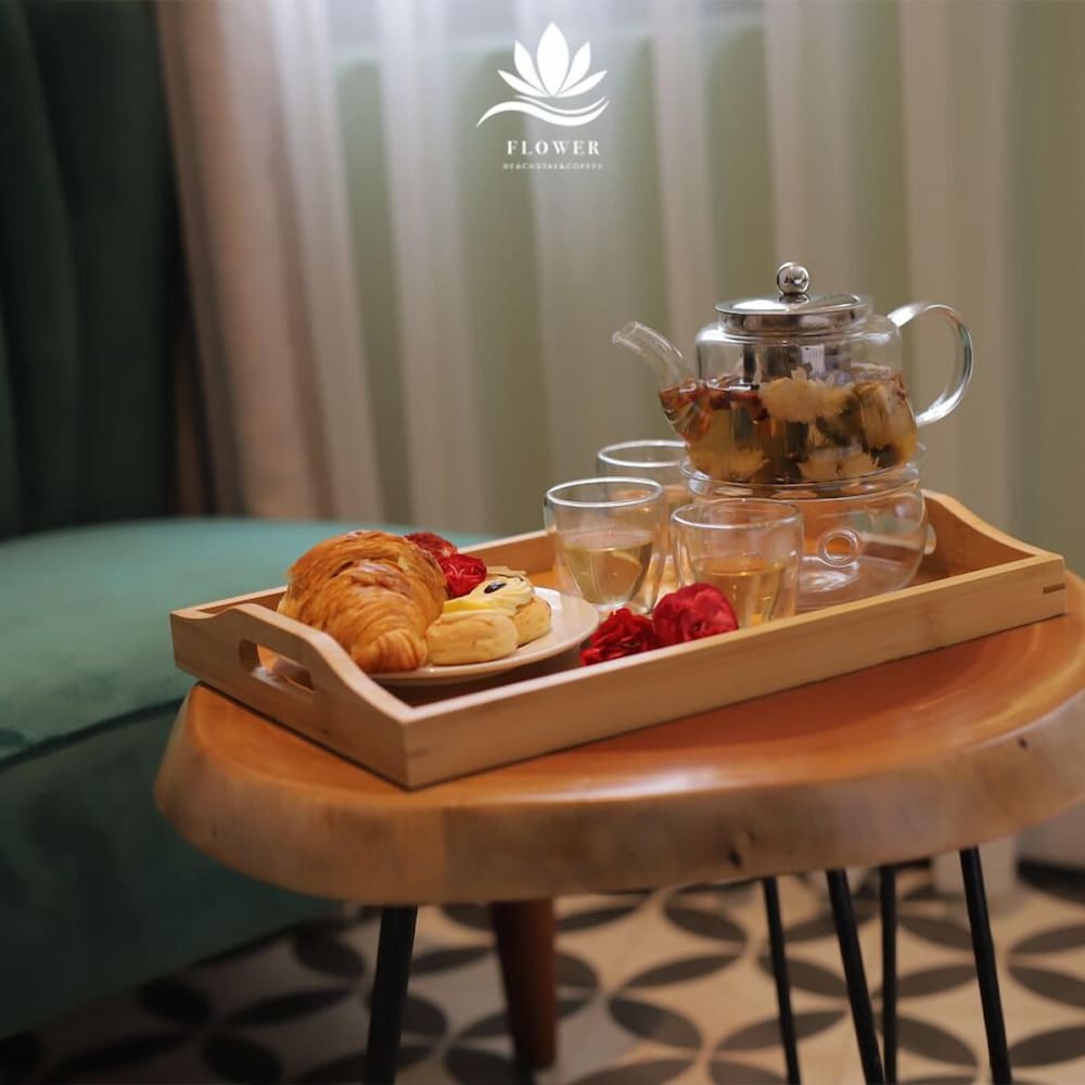 Flower Beachstay & Coffee 36/50