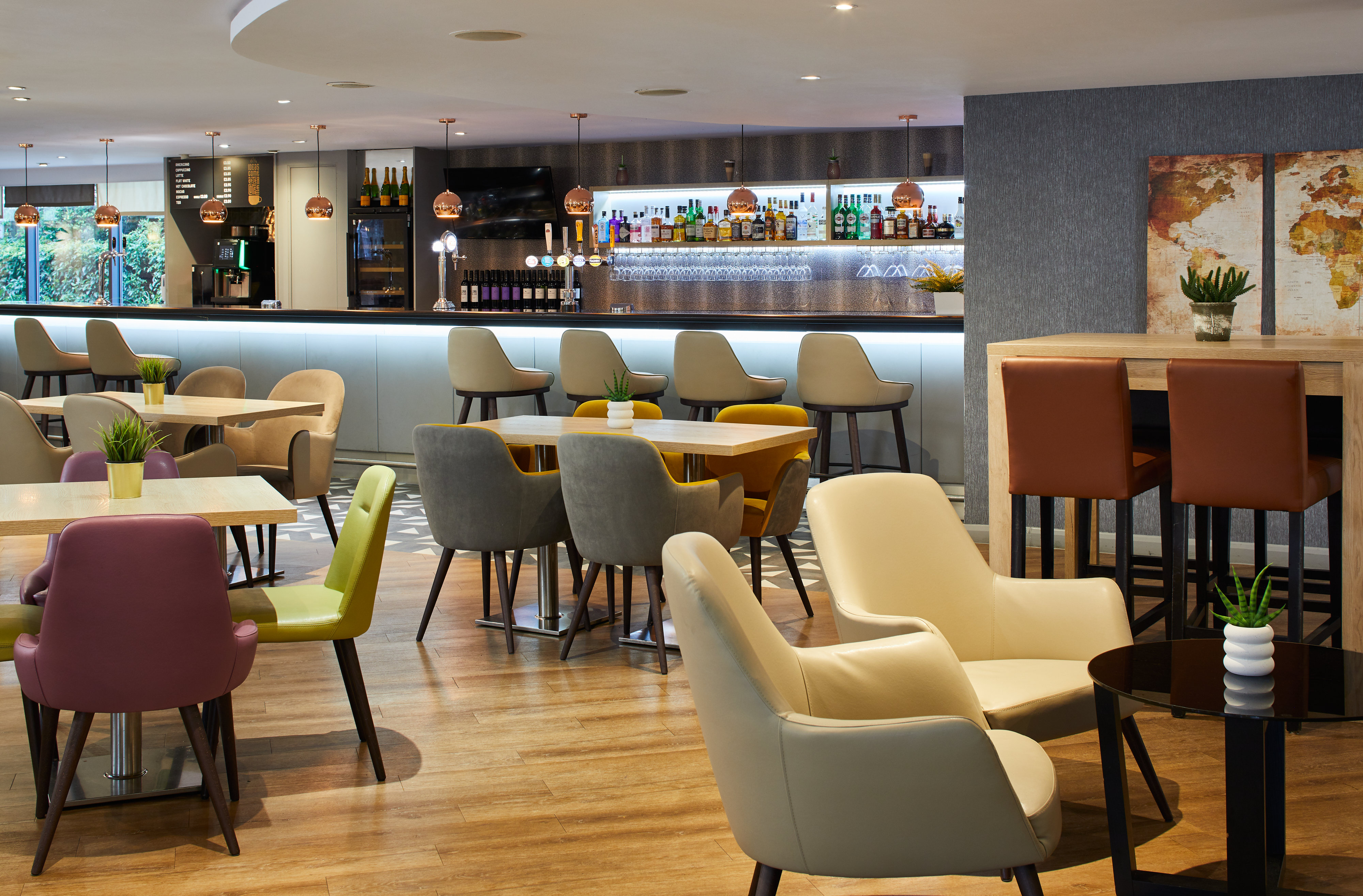 Leonardo London Heathrow 28/77