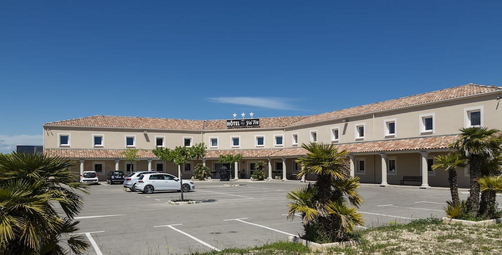 INTER HOTEL LE YA'TIS 38/48