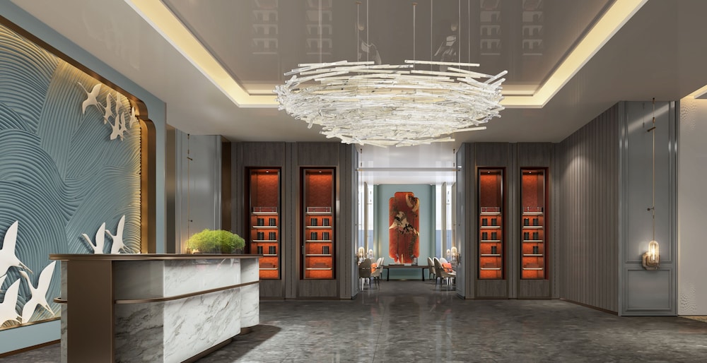 Crowne Plaza Qingdao Jinshui 38/84