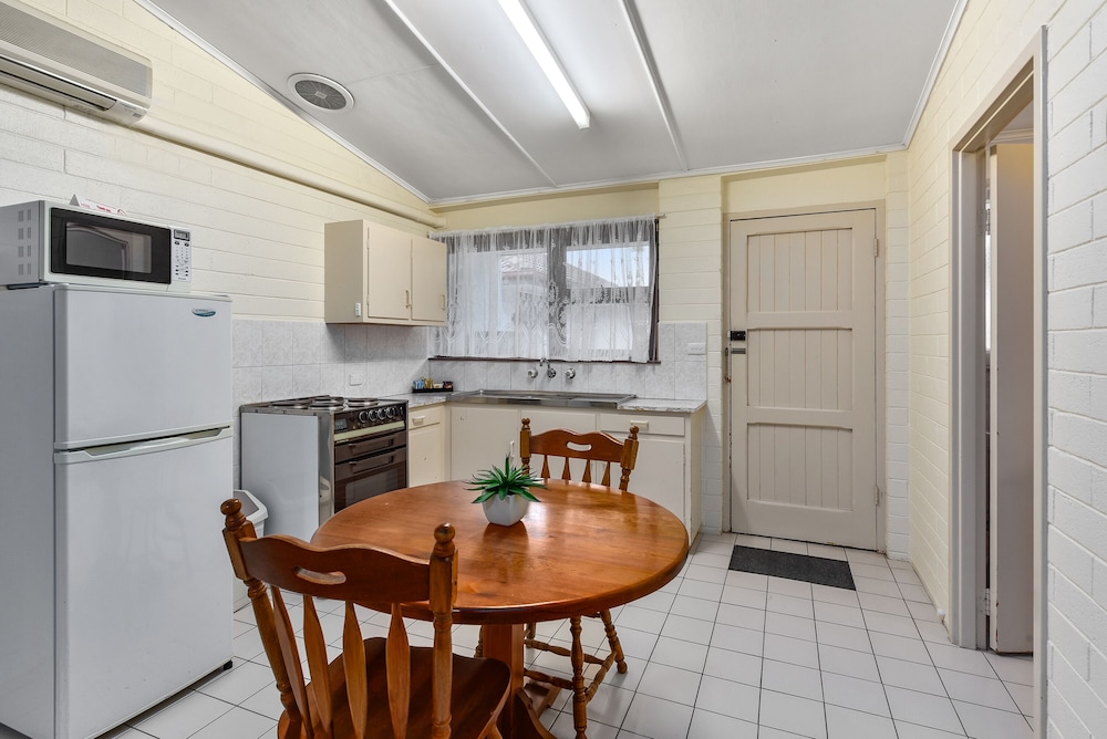 Robe Central Motel 40/43