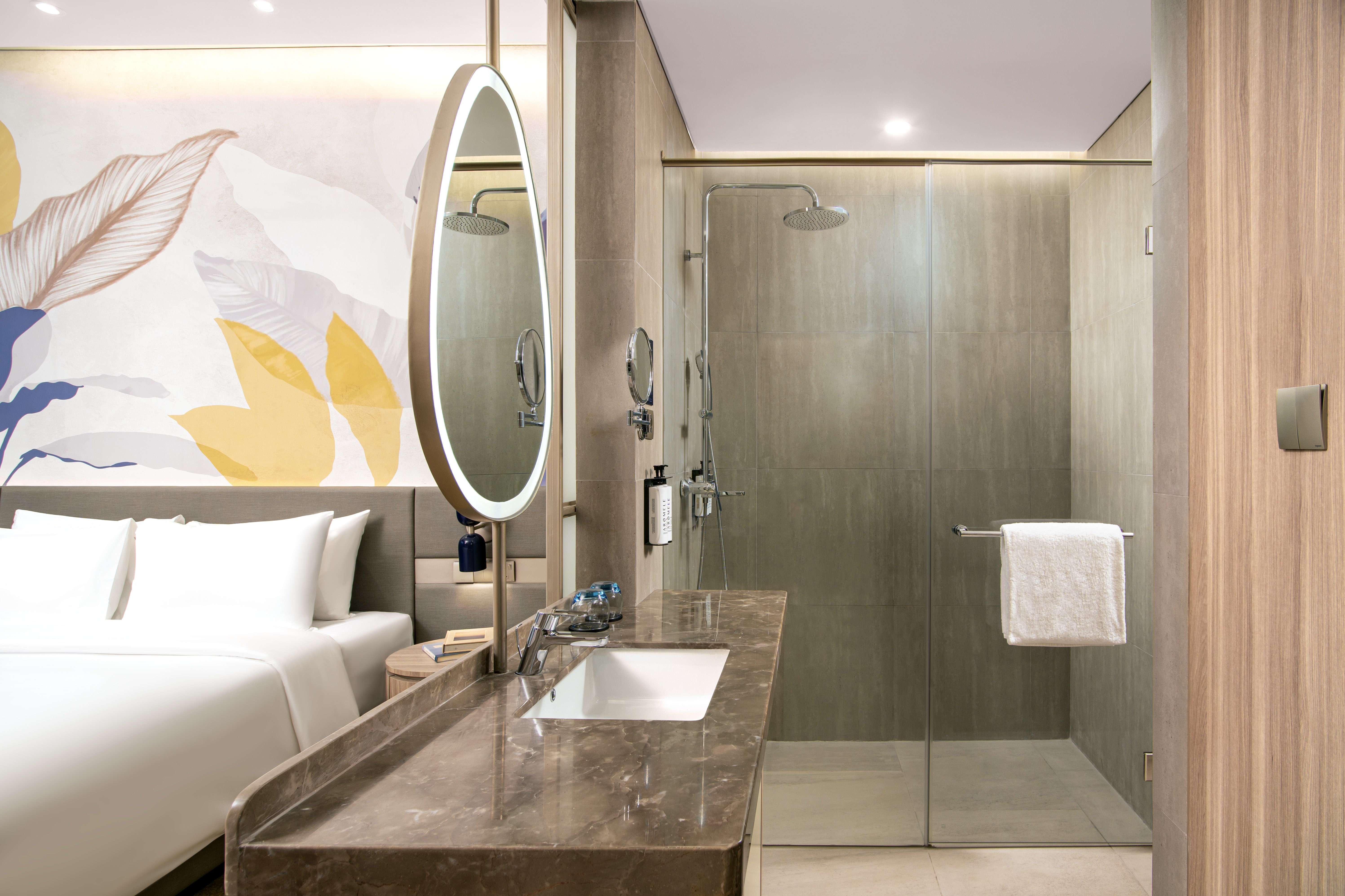 Deluxe, Twin Beds, City View