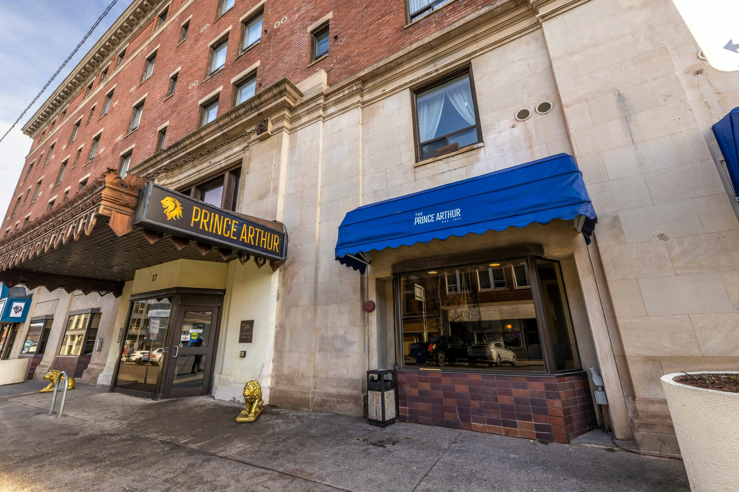 Prince Arthur Waterfront Hotel & Suites 41/43