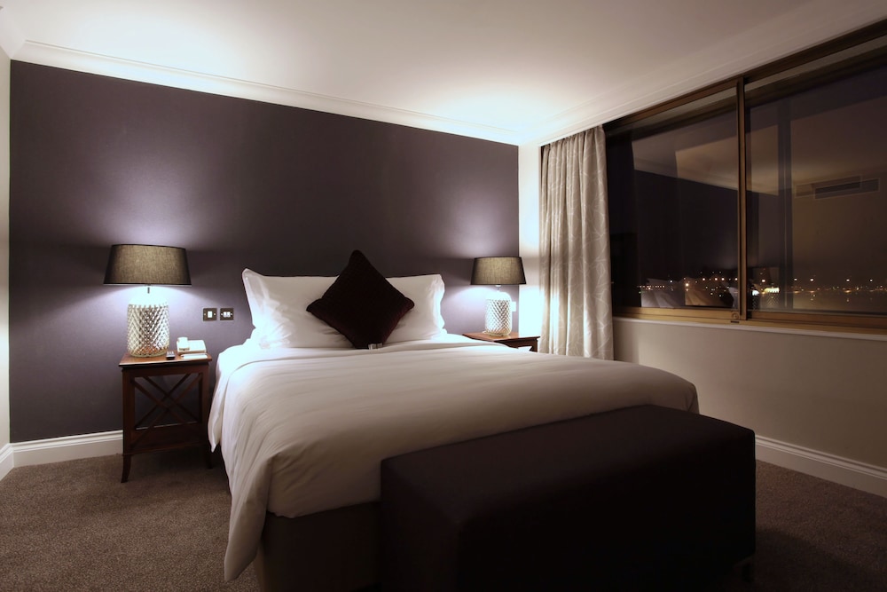 RENAISSANCE LONDON HEATHROW HOTEL 15/46