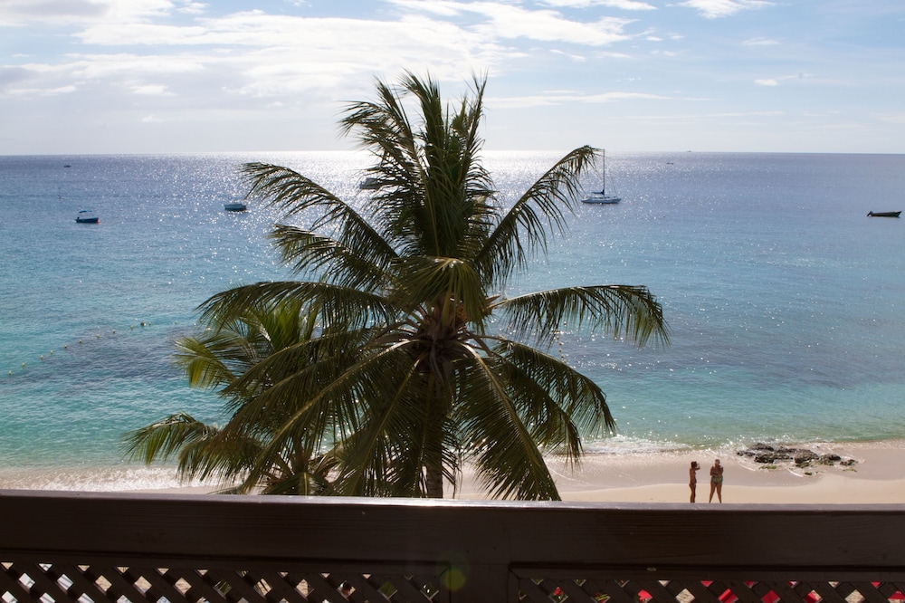 Sunswept Beach Hotel 32/44