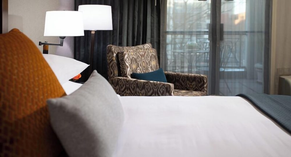 The Paramount Hotel 35/64