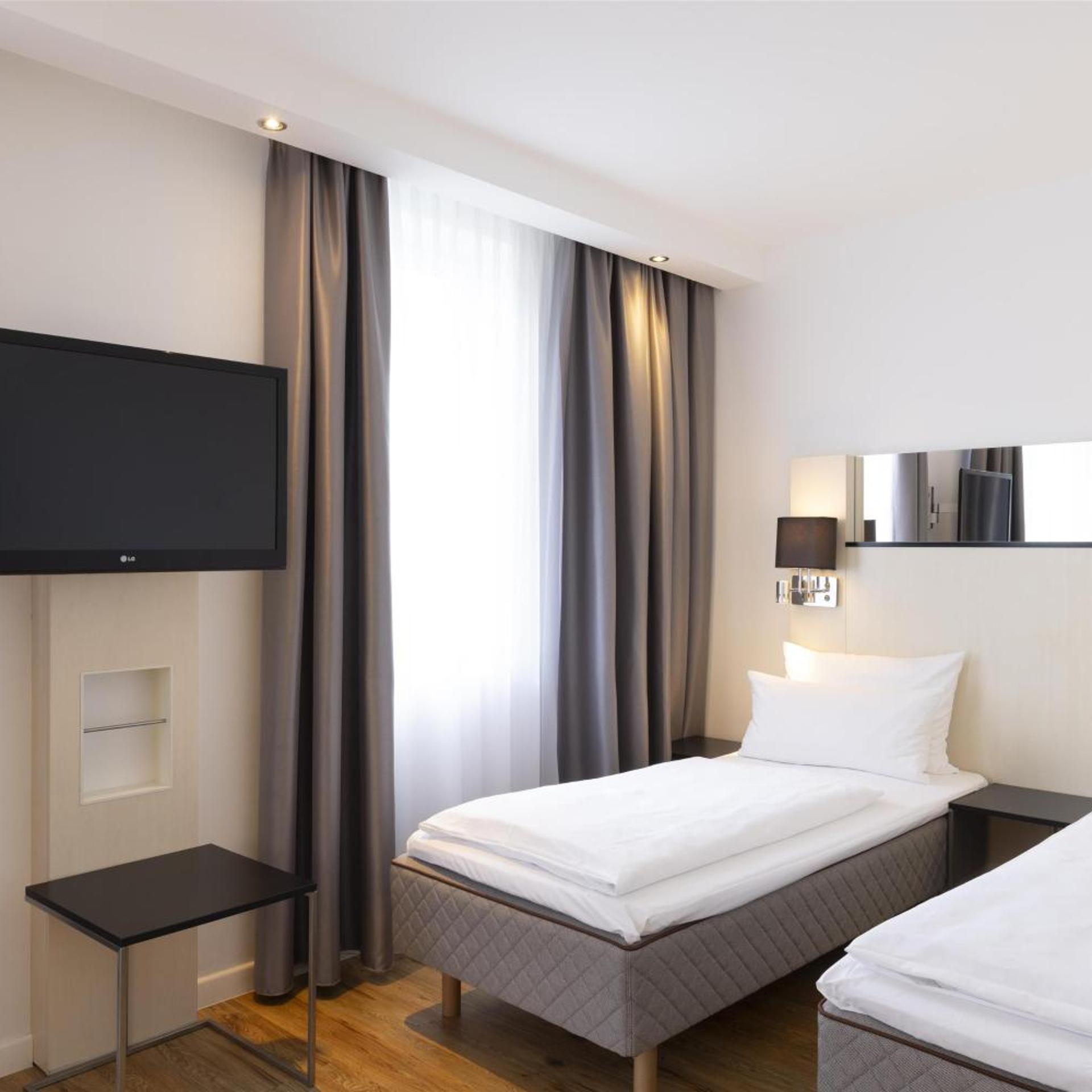 غرفة سوبيريور بسرير كينج بشرفة، Scandic Berlin Kurfurstendamm 7/10