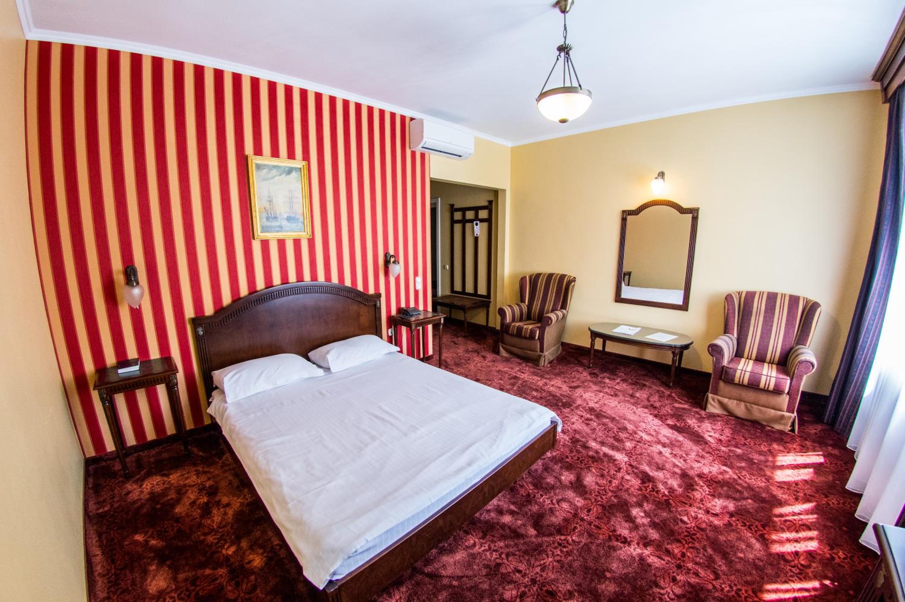 Elite Hotel 7/46