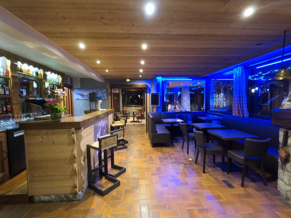 Hotel Le Soly Varnay 57/68
