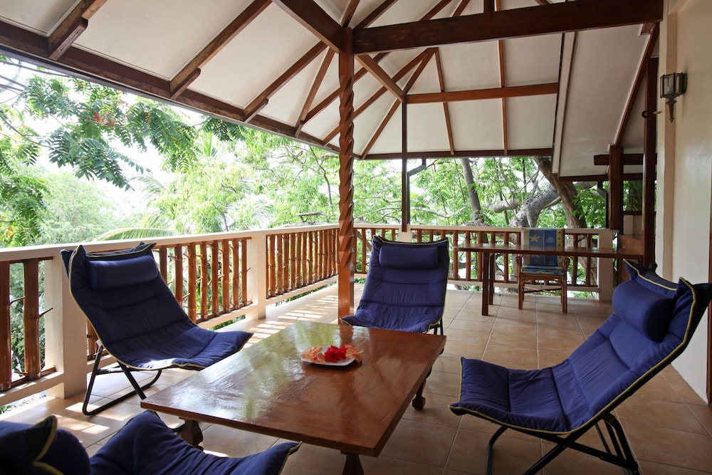 El Galleon Beach Resort Asia Divers 40/68