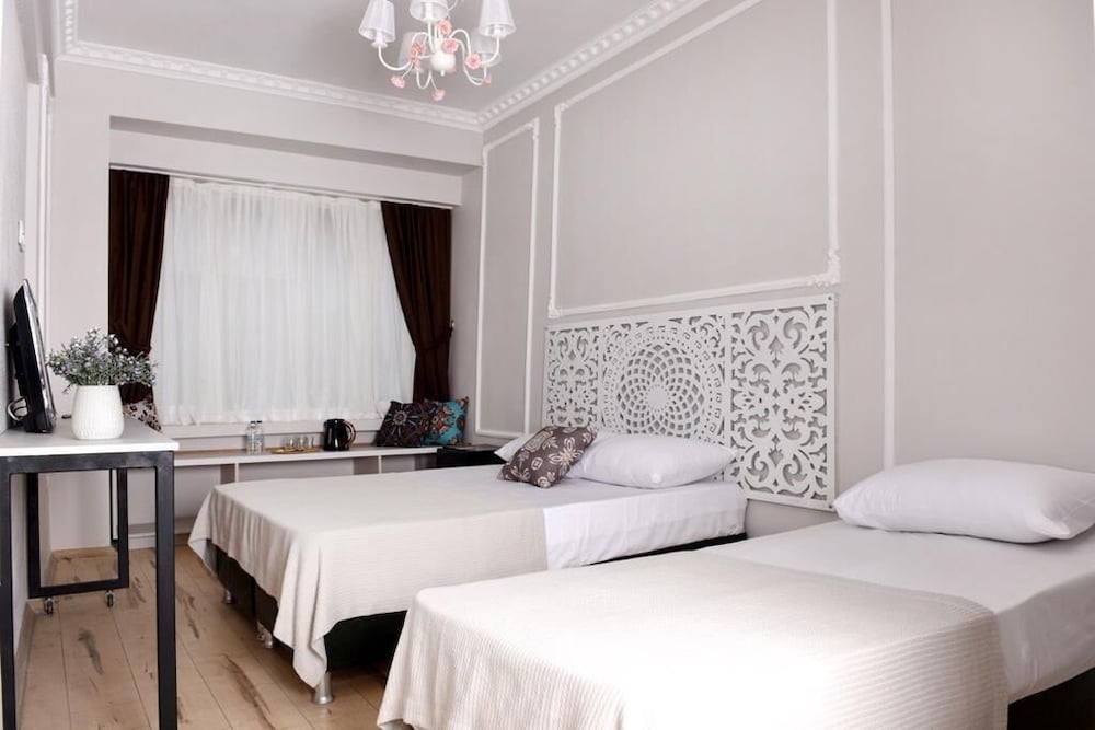 Aysa Hotel 32/58