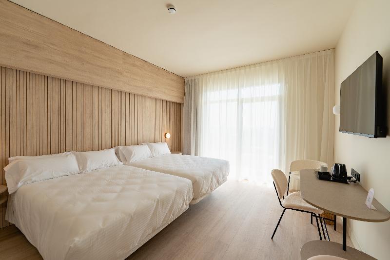 Supreme, Double or Twin Bed