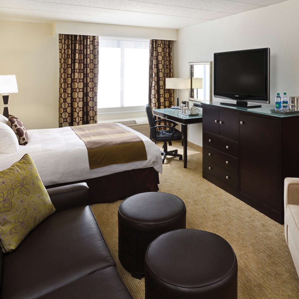 Radisson Hotel Bismarck 23/44
