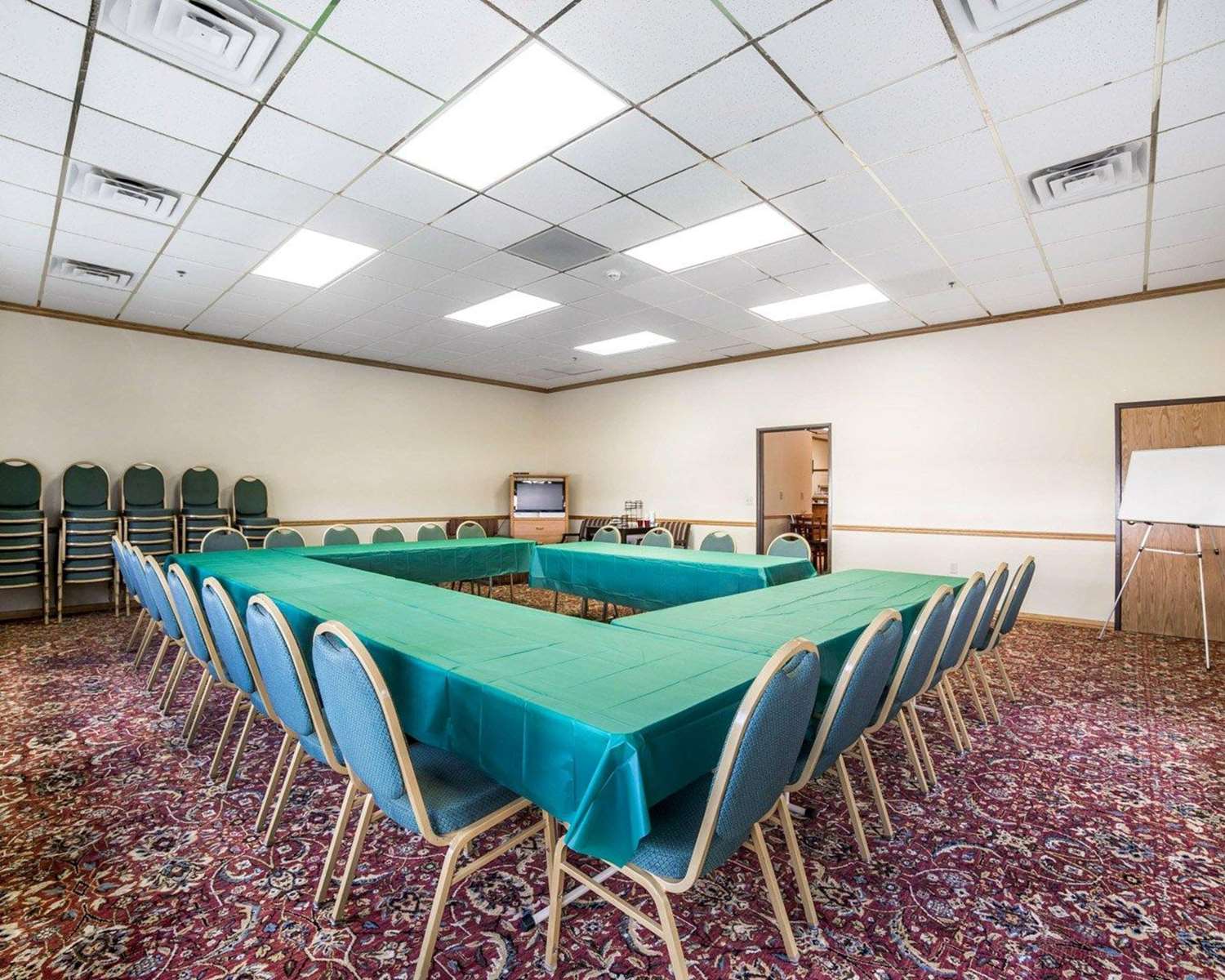 FairBridge Inn and Suites Glendive (ex Comfort Inn) 17/30