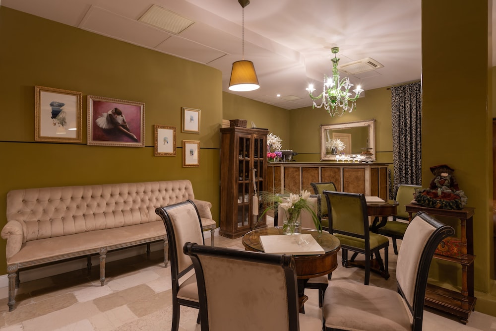La Locanda Del Carrubo 63/73