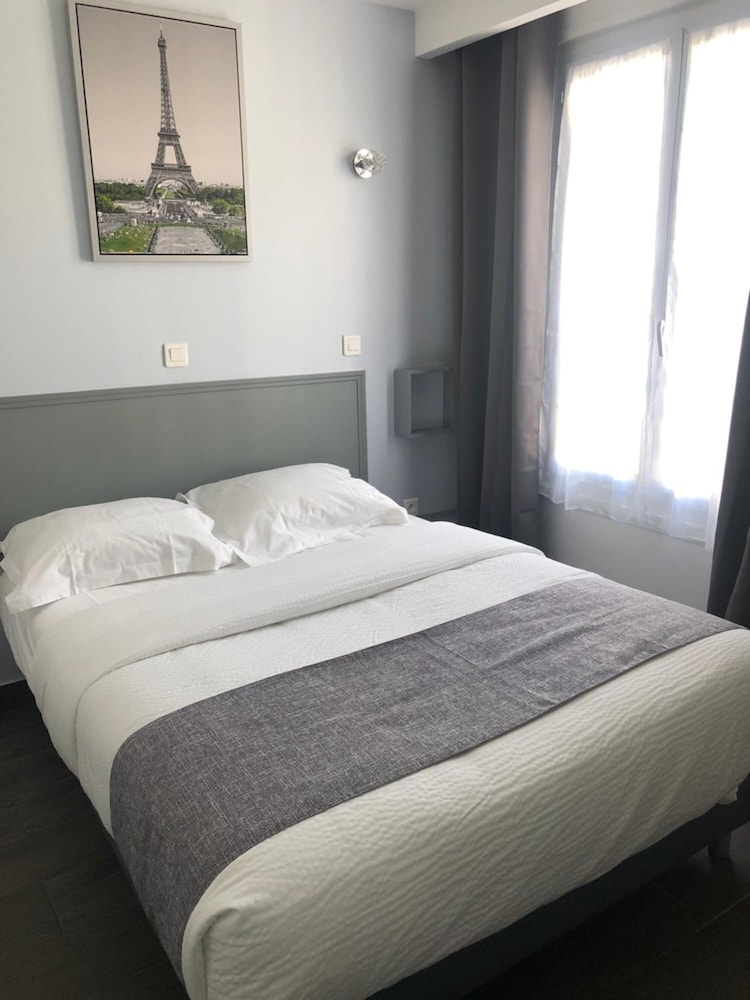 Hotel Clauzel 9/24