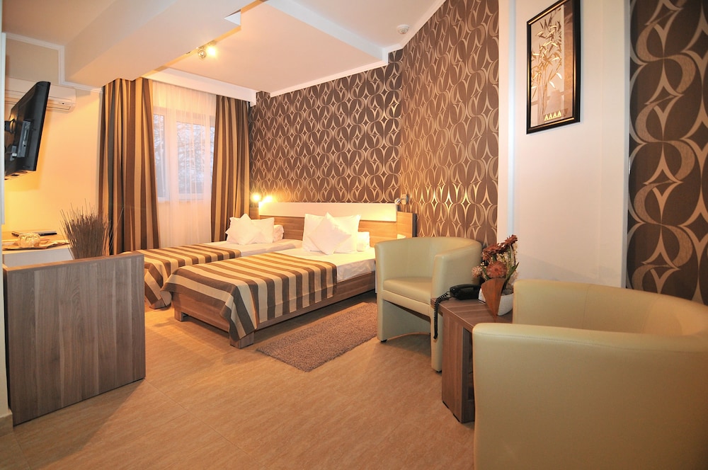 Hotel Confort 41/54