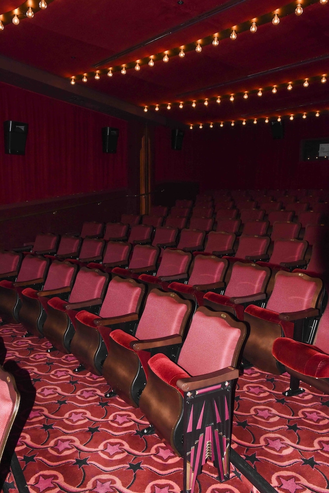 The Roxy Hotel New York 40/45