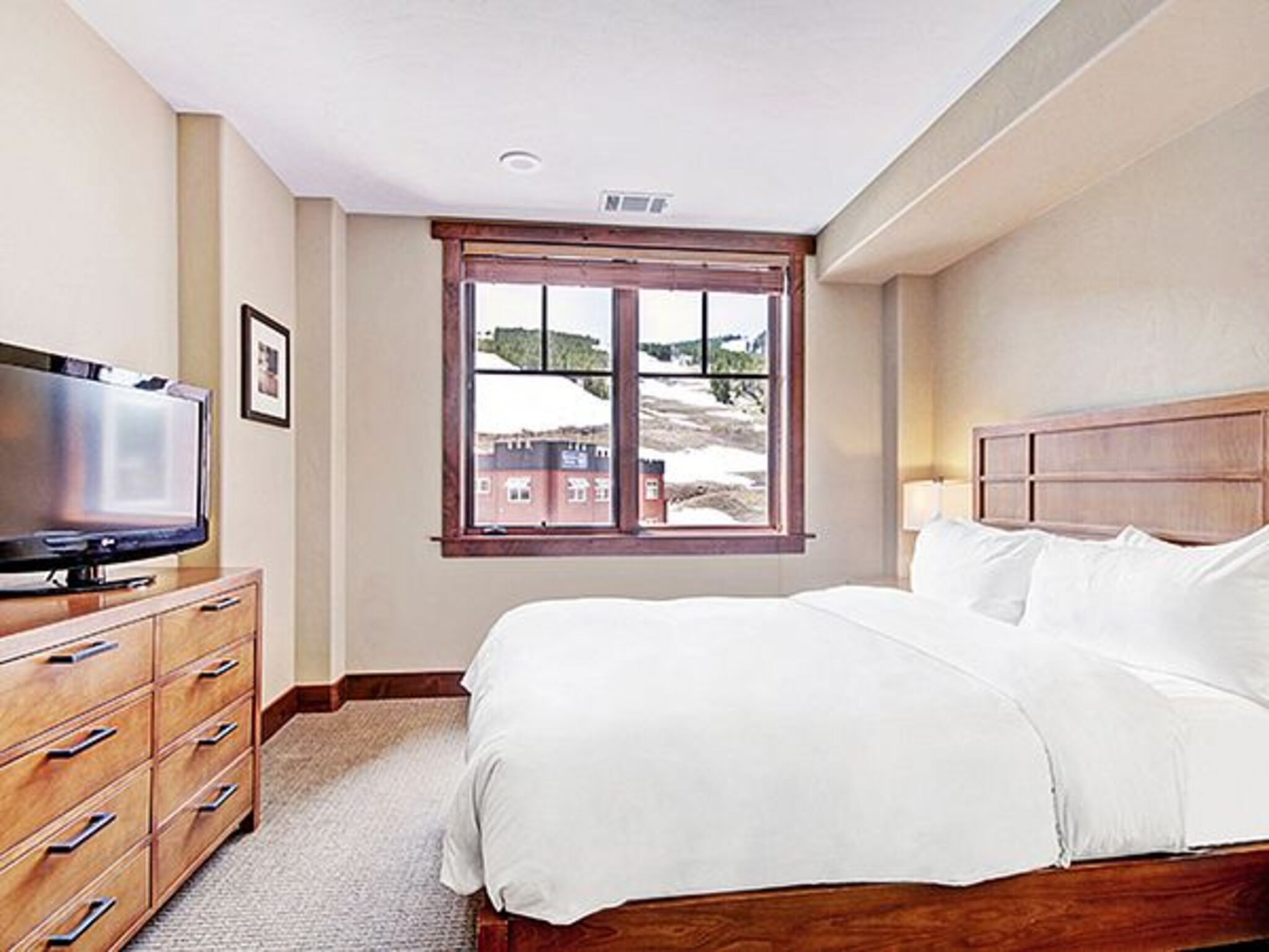 Condominium, 2 Bedrooms, Slope, Side View