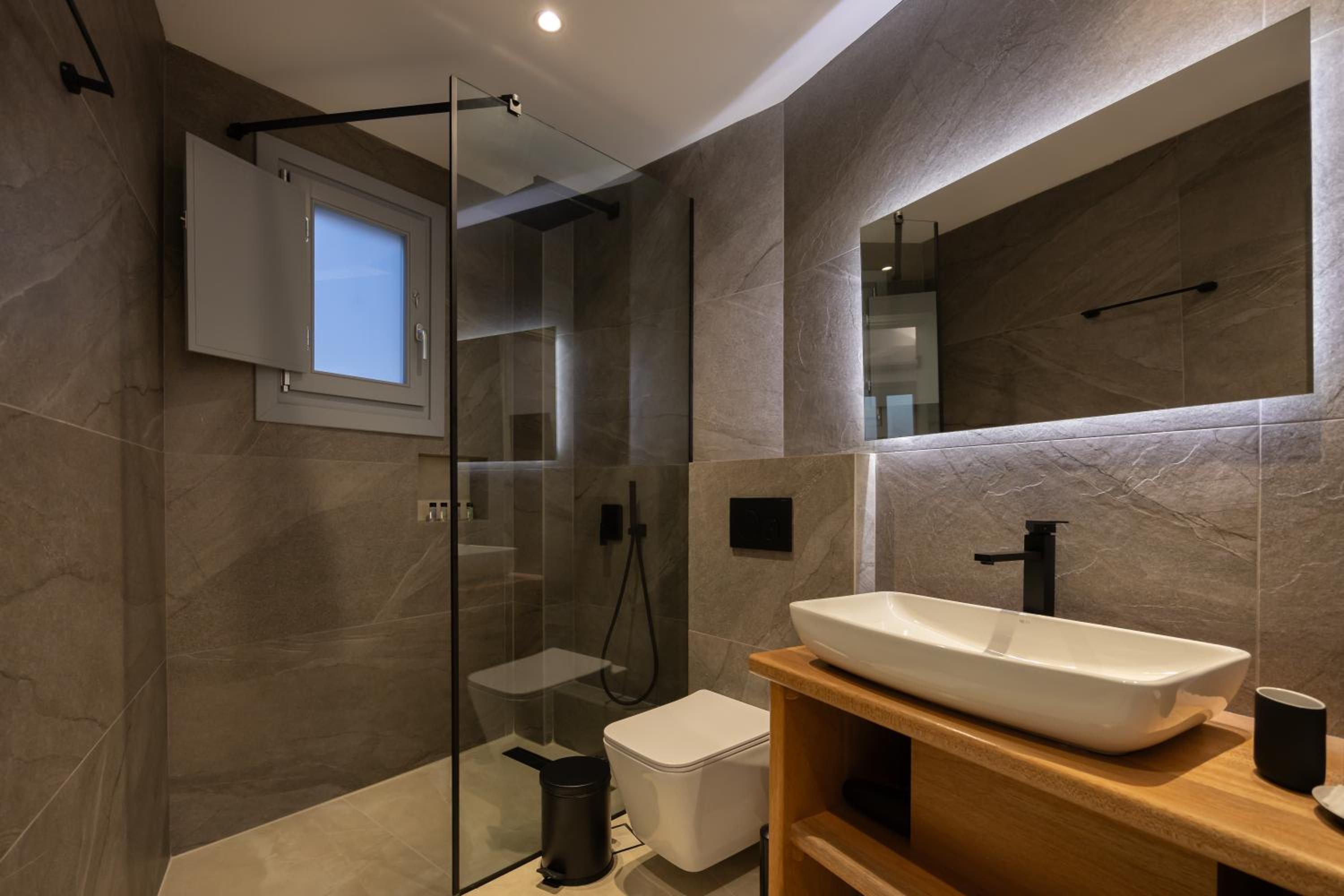 Nastram Suites Oia 28/30
