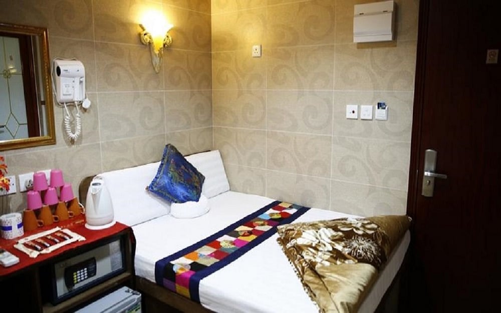 Room, Double Bed