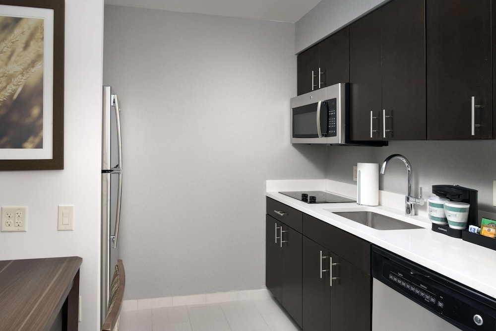 Homewood Suites By Hilton Kansas City Speedway Ks 9/42