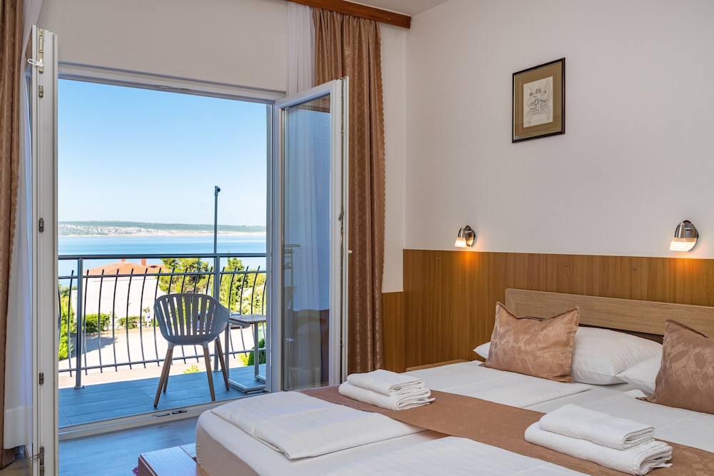 HOTEL VICKO 9/50