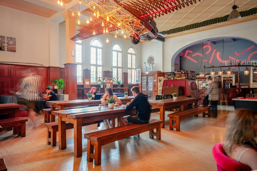 Three Little Pigs Hostel 25/44