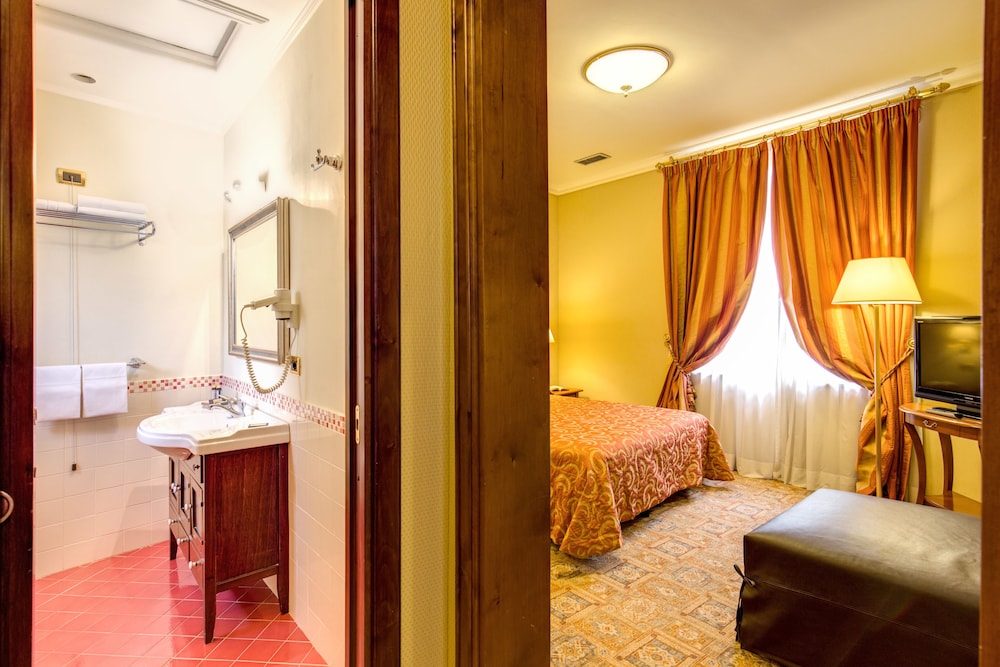 Hotel Oceania 23/63