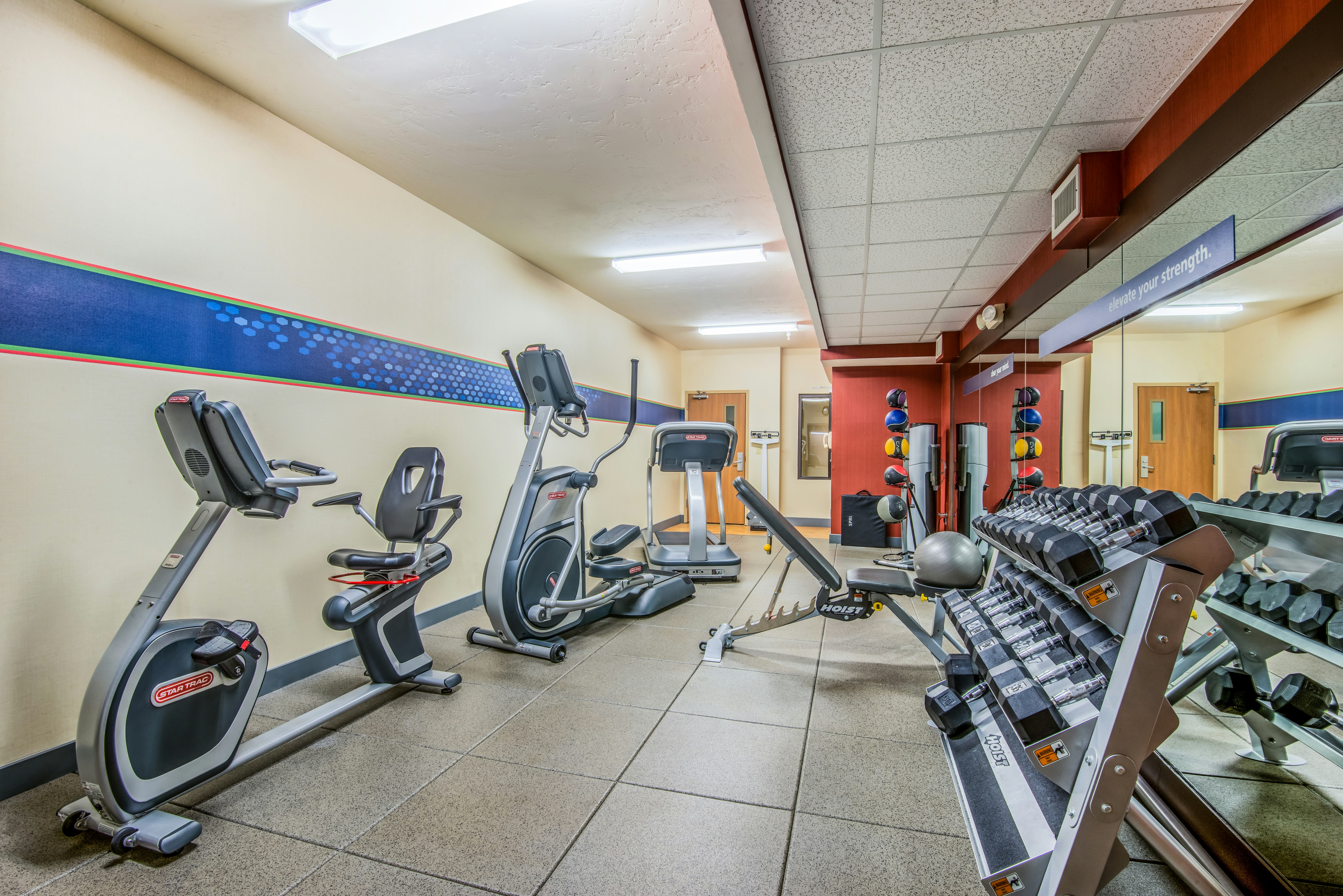 Hampton Inn & Suites by Hilton Los Alamos White Rock 15/26