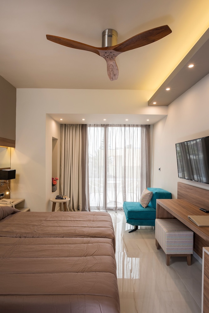 Atrion Resort Hotel 28/45