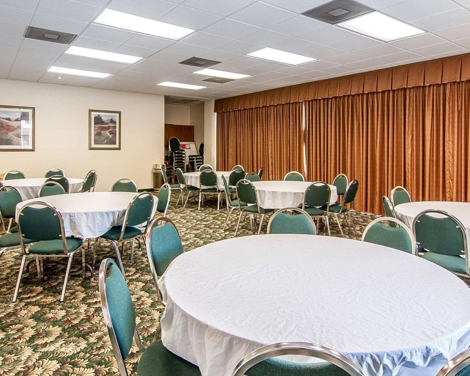 Quality Inn Downtown Convention Center 26/26