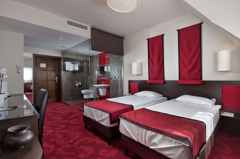 SUPERIOR, DOUBLE BED
