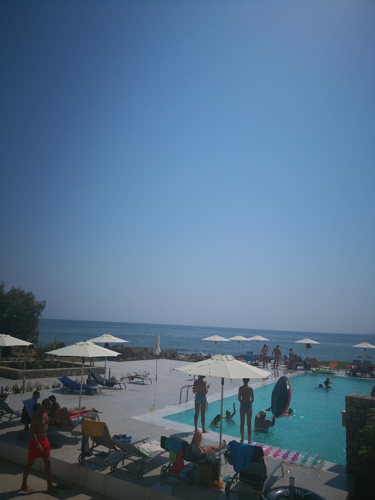 Sunrise Beach Resort 26/36