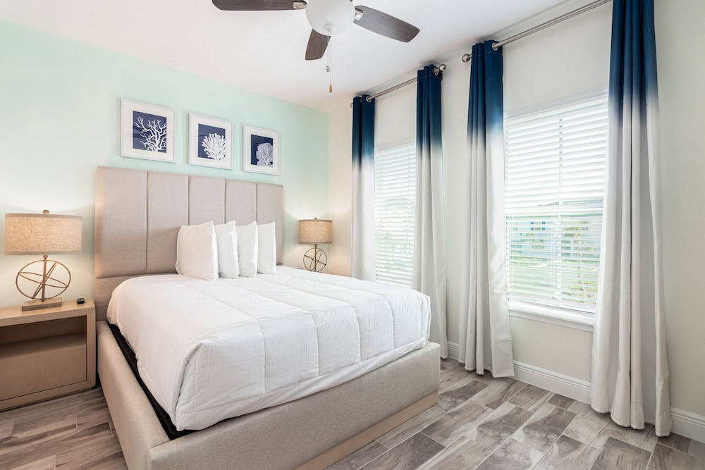 Town House, King and Queen Bed, Single Bed, Sofa
