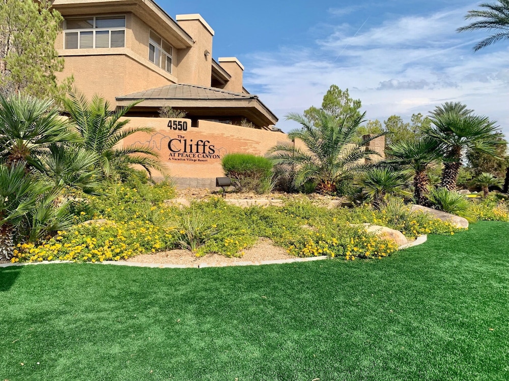 The Cliffs At Peace Canyon 65/70