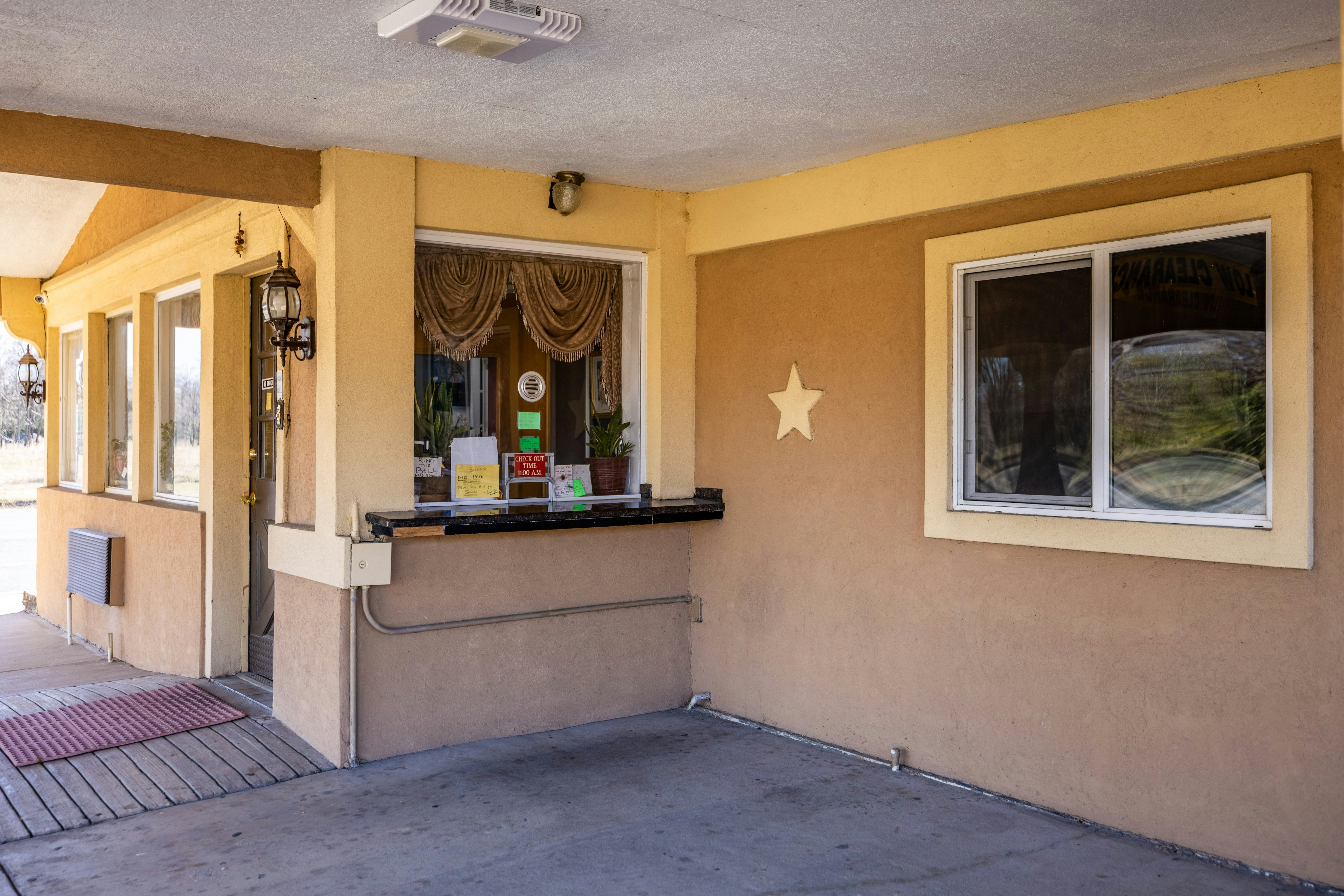Lobby at Western Inn by Capital O Cleburne TX, CLEBURNE - TX
