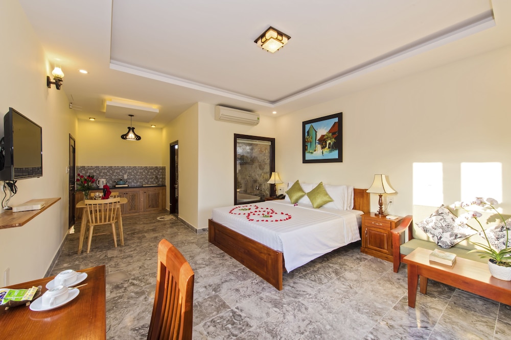 SUITE, POOL VIEW