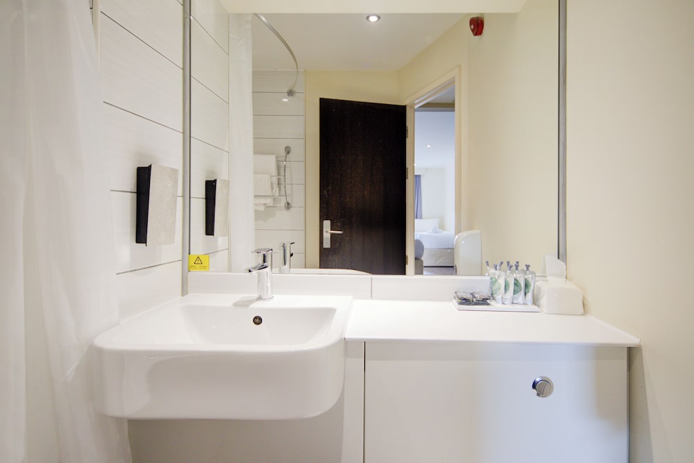 Belvilla Newport City Centre Hotel - Lifestyle 45/47