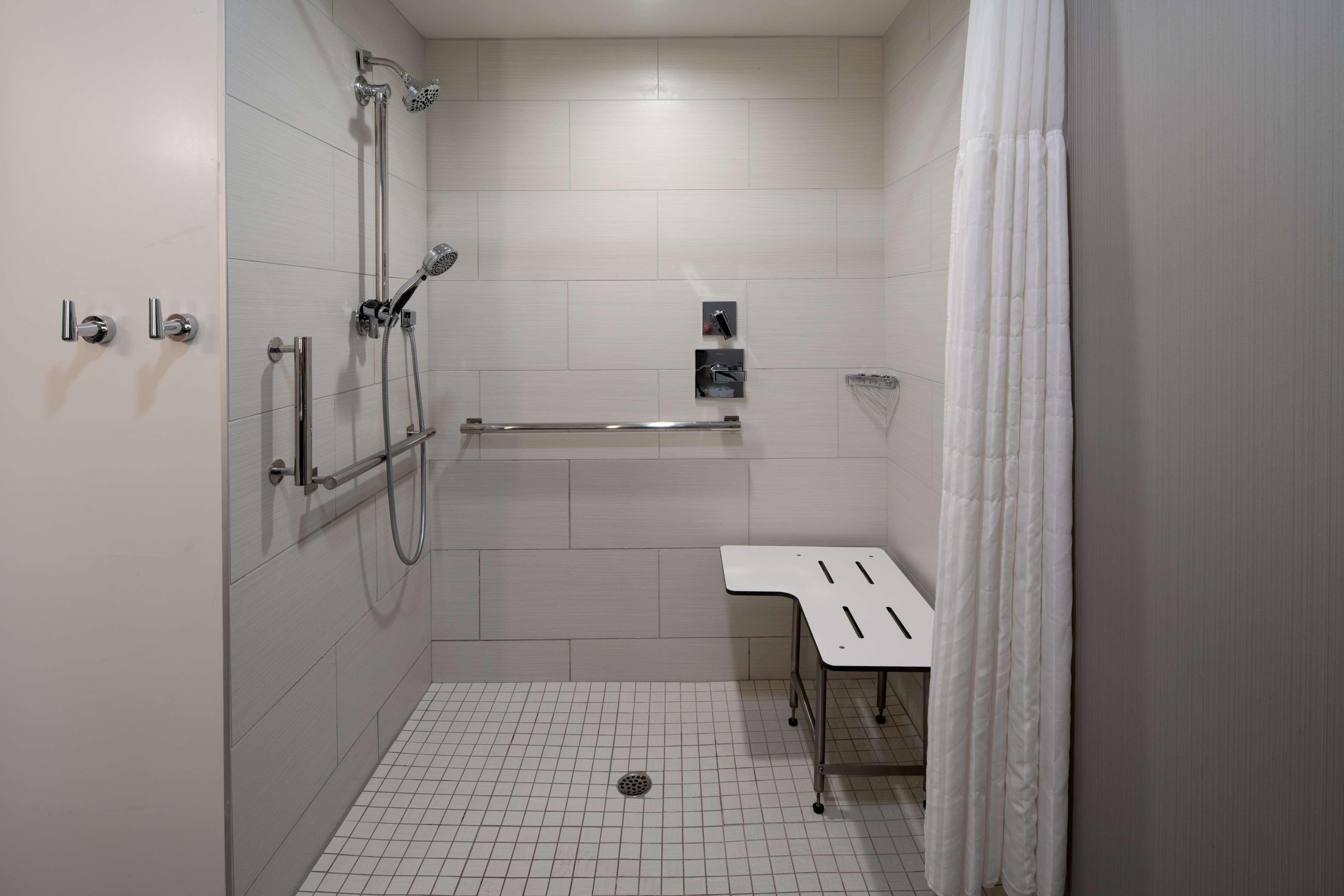 2 Bedrooms, 1 King or 2 Queen Beds, Accessible